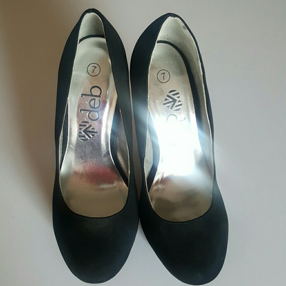 Heels - Picture 2 of 6